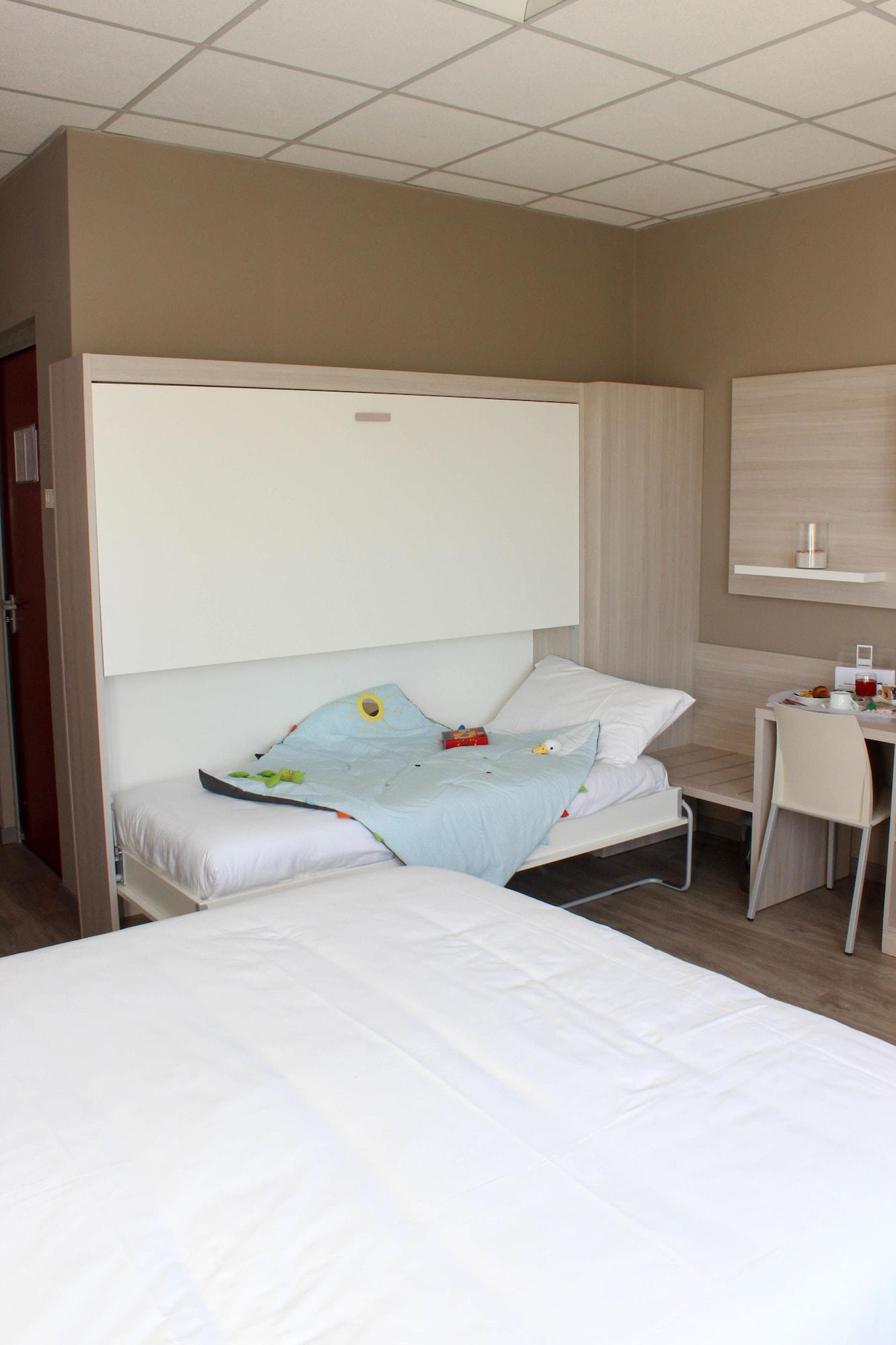 מונקאליירי Best Quality Hotel La Darsena מראה חיצוני תמונה