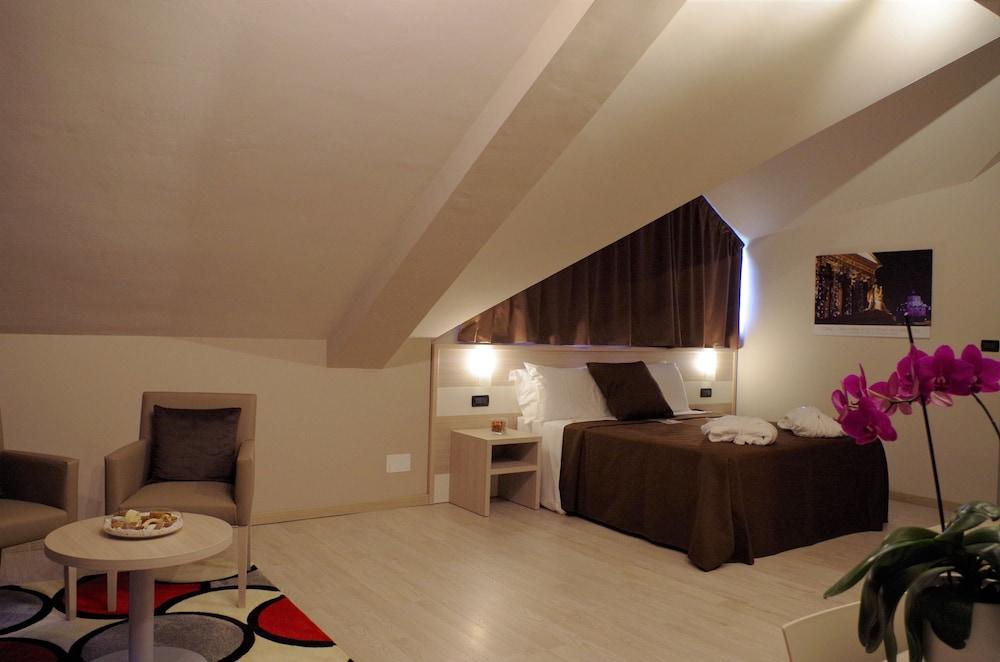 מונקאליירי Best Quality Hotel La Darsena מראה חיצוני תמונה