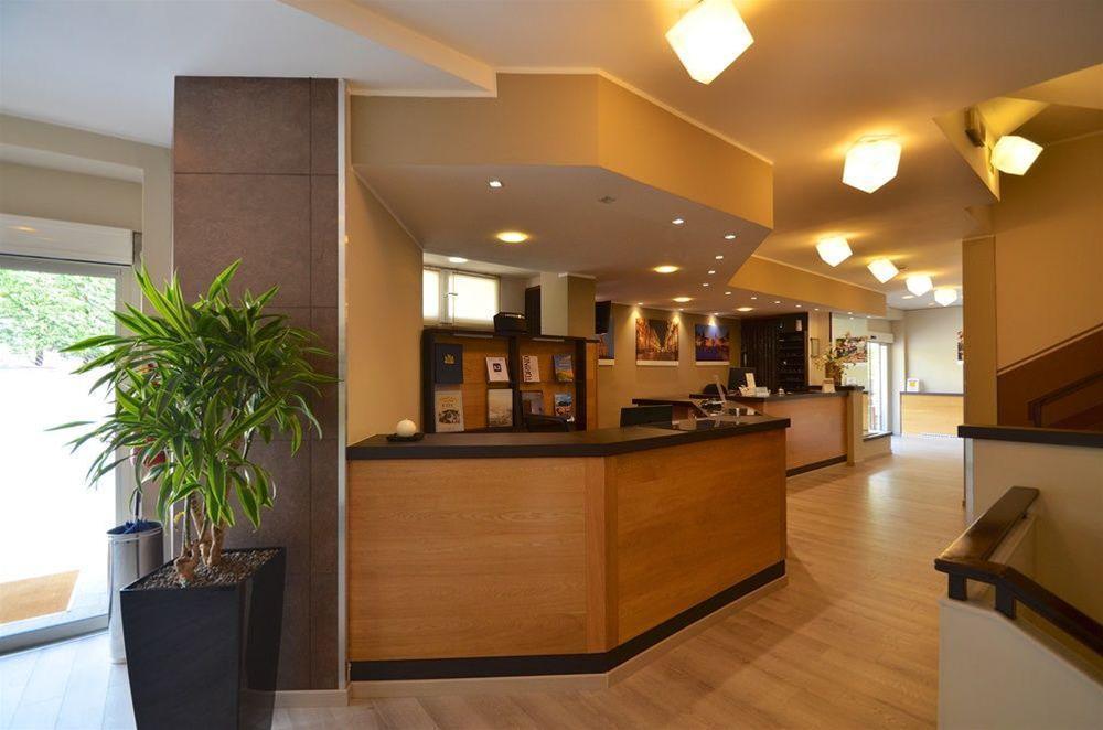 מונקאליירי Best Quality Hotel La Darsena מראה חיצוני תמונה
