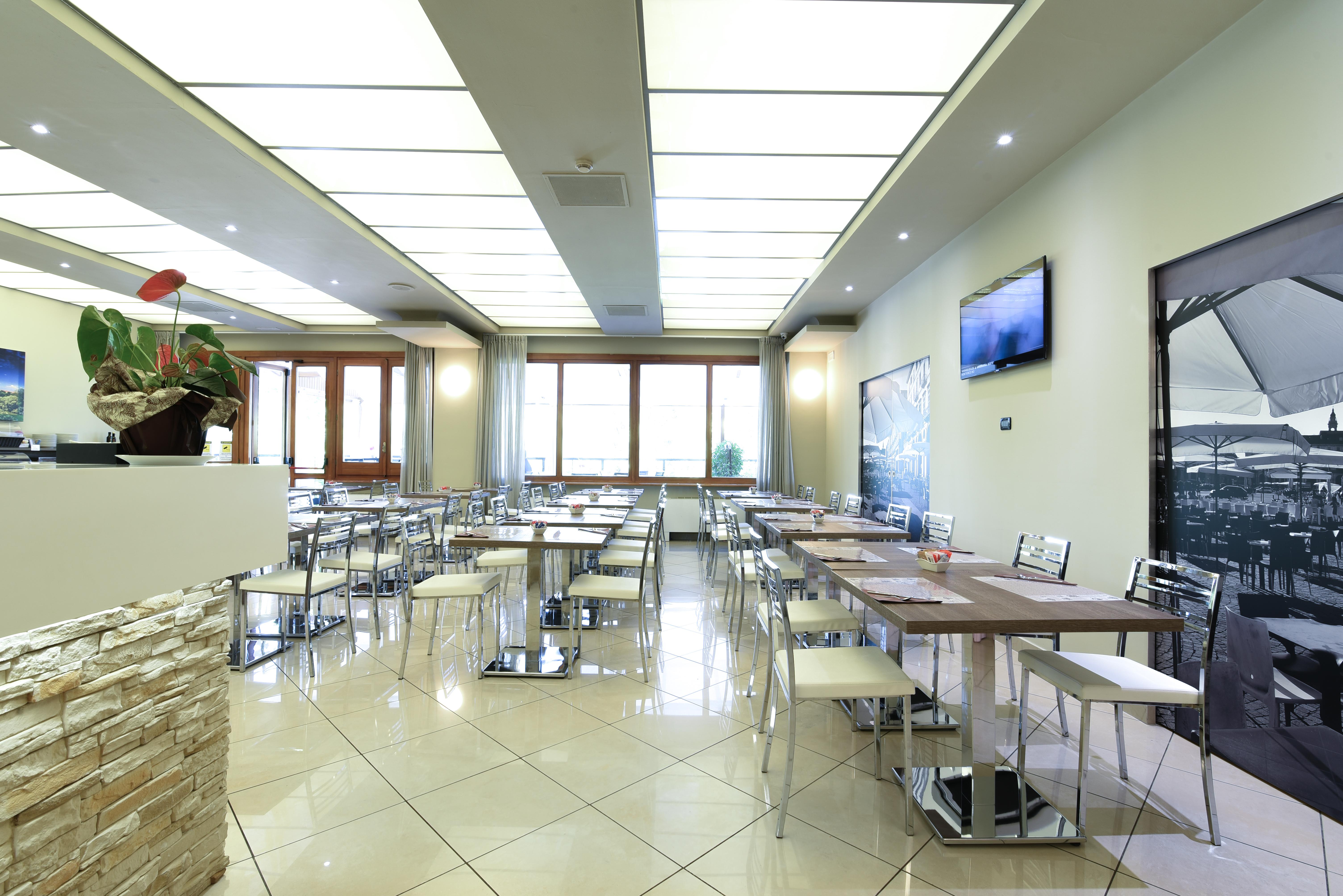 מונקאליירי Best Quality Hotel La Darsena מראה חיצוני תמונה