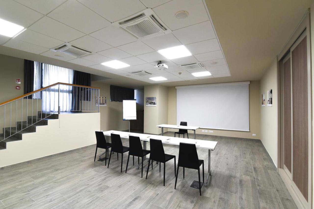 מונקאליירי Best Quality Hotel La Darsena מראה חיצוני תמונה