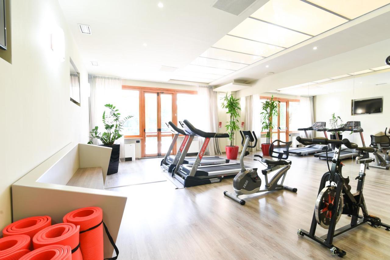 מונקאליירי Best Quality Hotel La Darsena מראה חיצוני תמונה