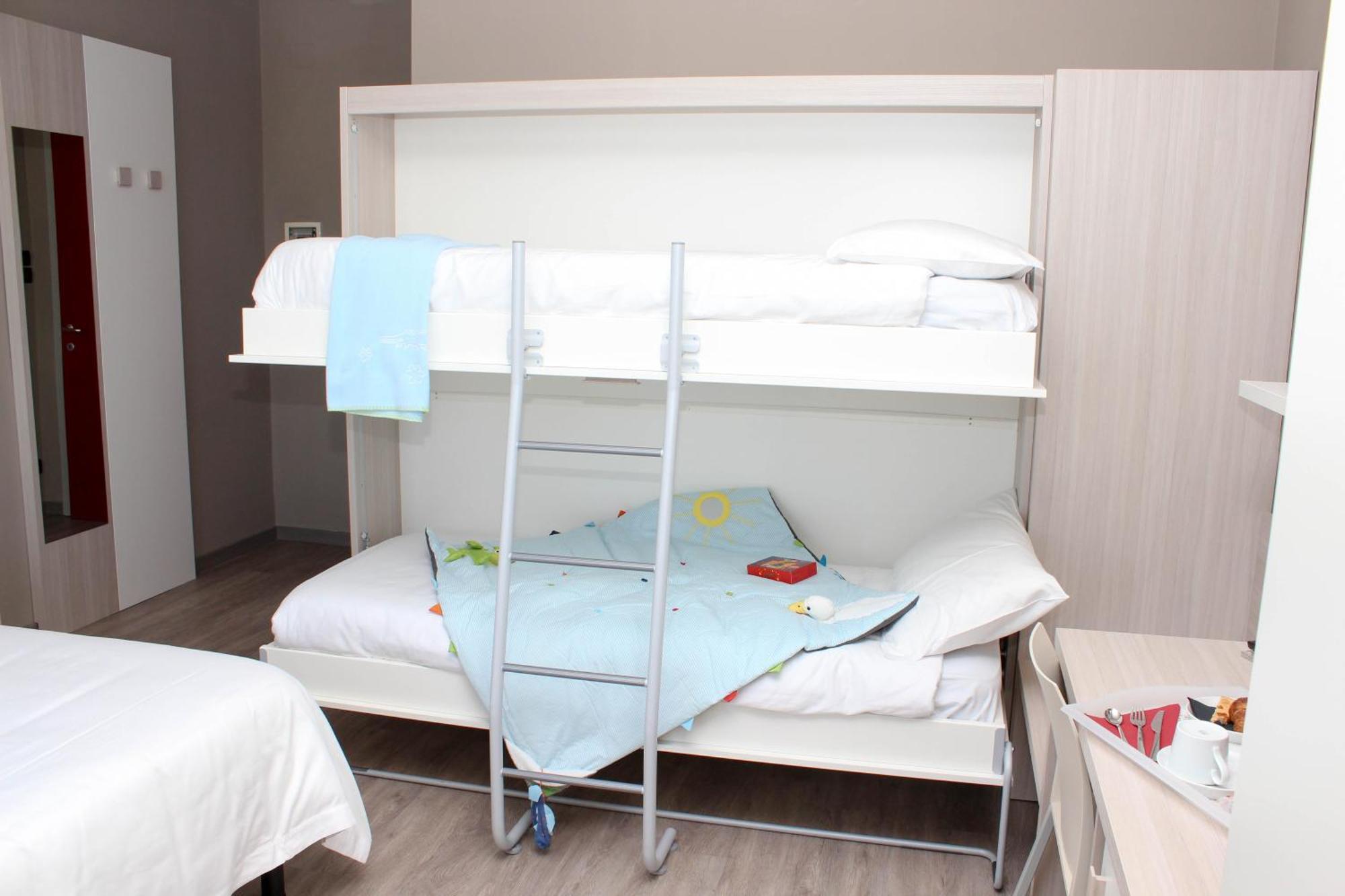 מונקאליירי Best Quality Hotel La Darsena מראה חיצוני תמונה
