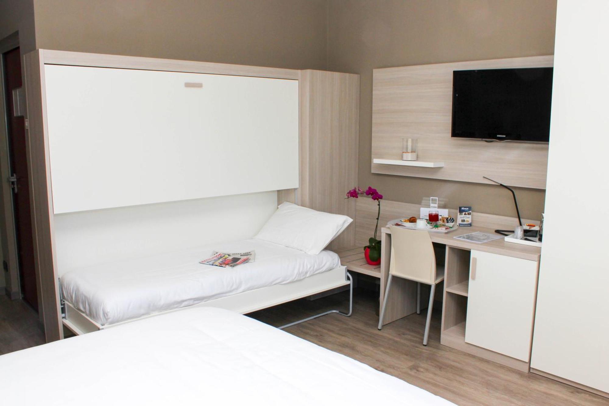 מונקאליירי Best Quality Hotel La Darsena מראה חיצוני תמונה