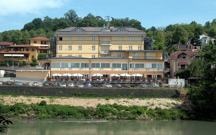 מונקאליירי Best Quality Hotel La Darsena מראה חיצוני תמונה