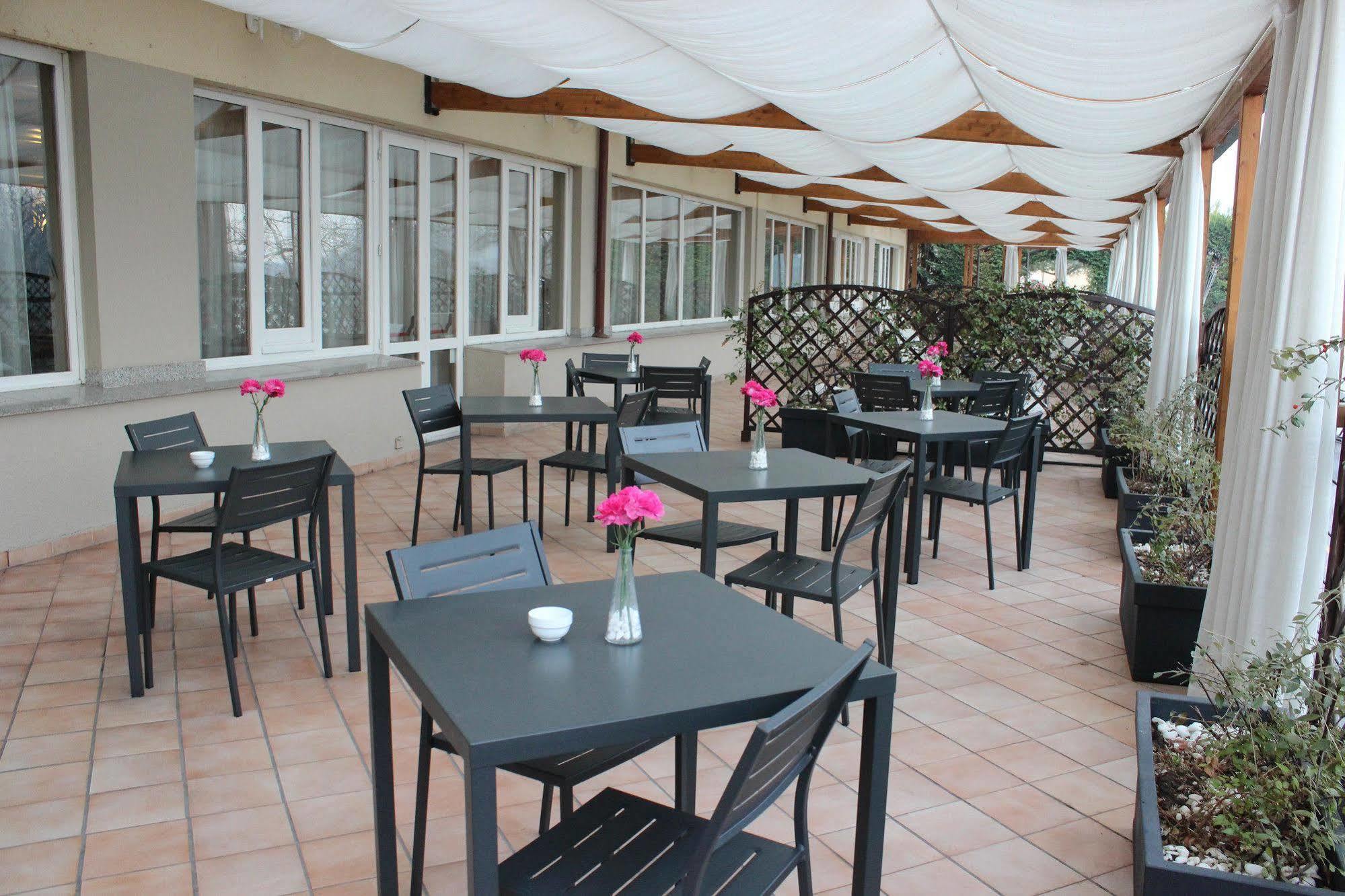 מונקאליירי Best Quality Hotel La Darsena מראה חיצוני תמונה